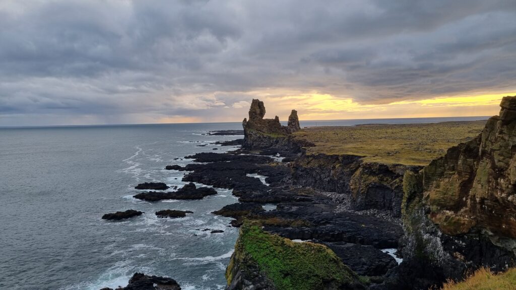 Lóndrangar view point